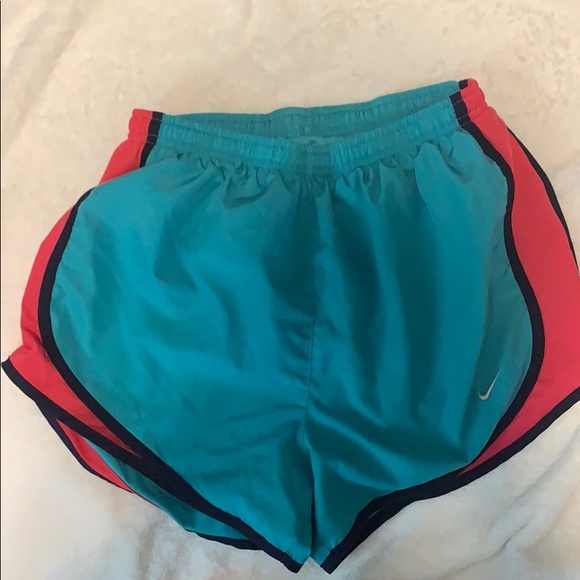 Nike Short Lot - Picture 3 of 7